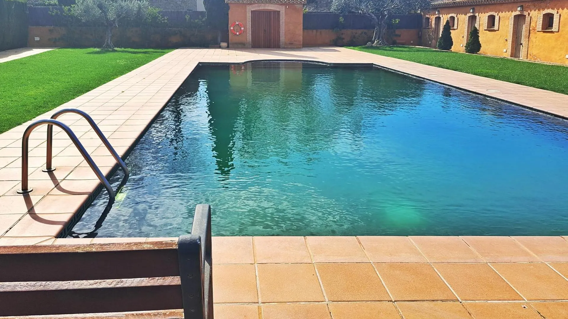 Masia Rustica Con Piscina En Torroella De Fluvia 0*,
