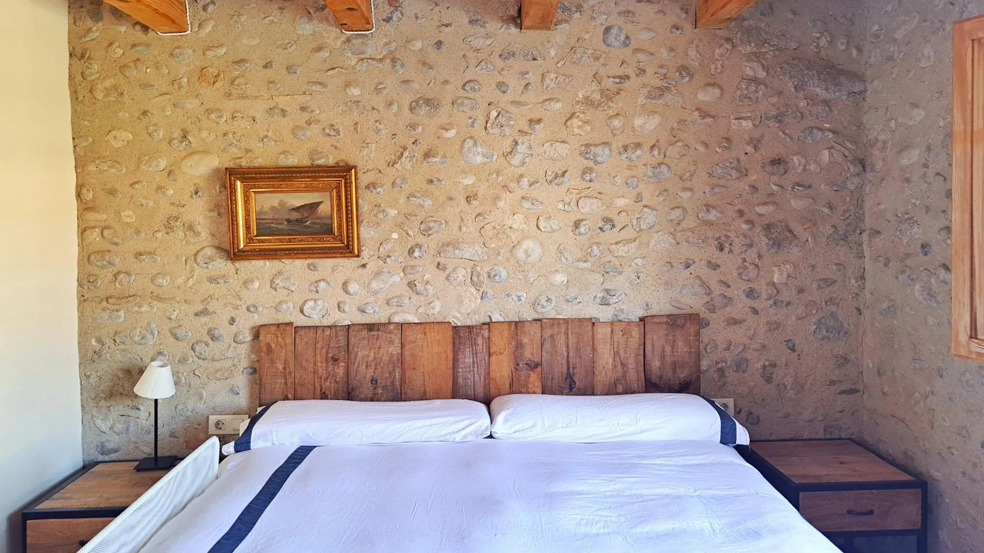 Masia Rustica Con Piscina En Torroella De Fluvia