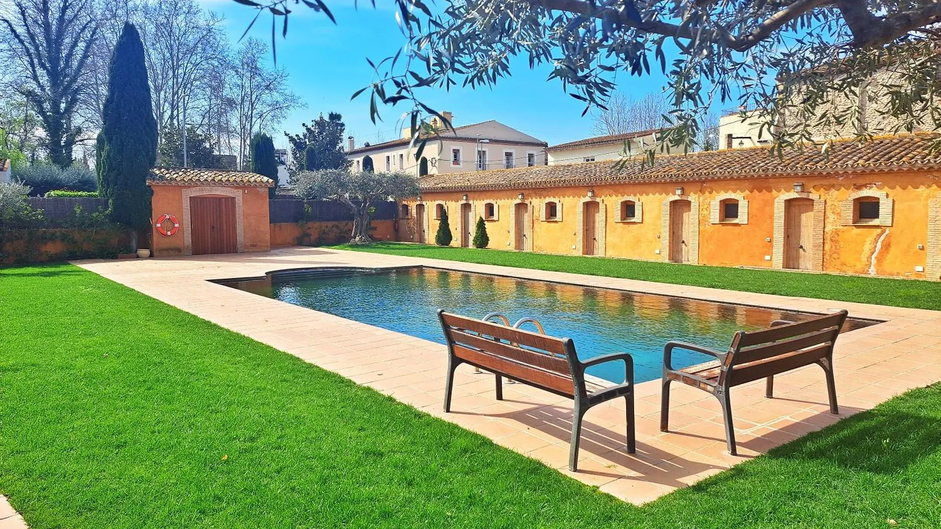Masia Rustica Con Piscina En Torroella De Fluvia